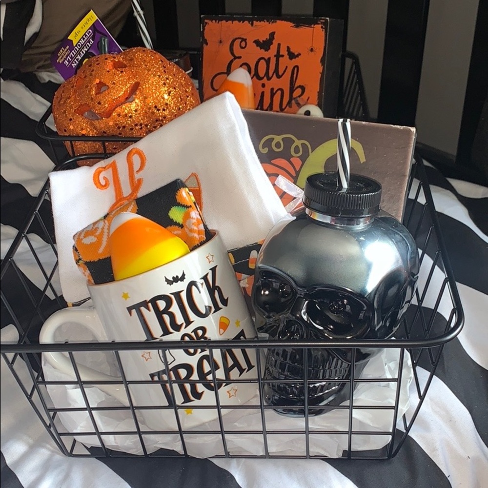 HALLOWEEN BASKETS!🎃🖤🎃🖤⚰️🕷🔪💀